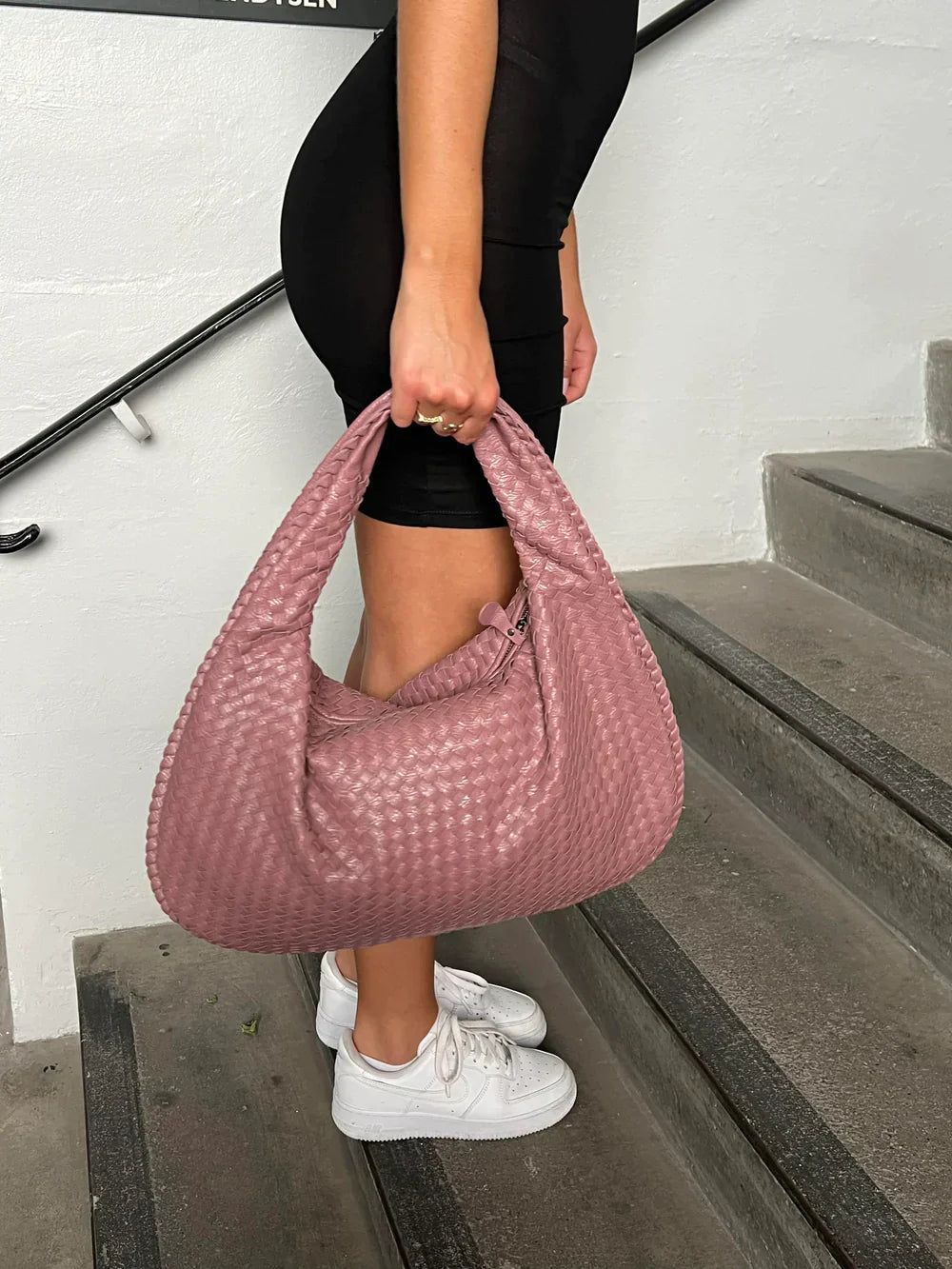 EcoChic Vegane Ledertasche™ - Nachhaltig und stilvoll