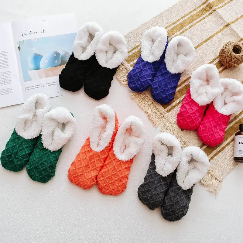 CozyGrip Socken | Rutschfreier Komfort für kalte Tage