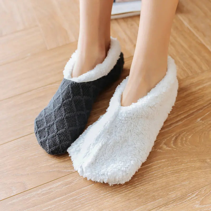 CozyGrip Socken | Rutschfreier Komfort für kalte Tage
