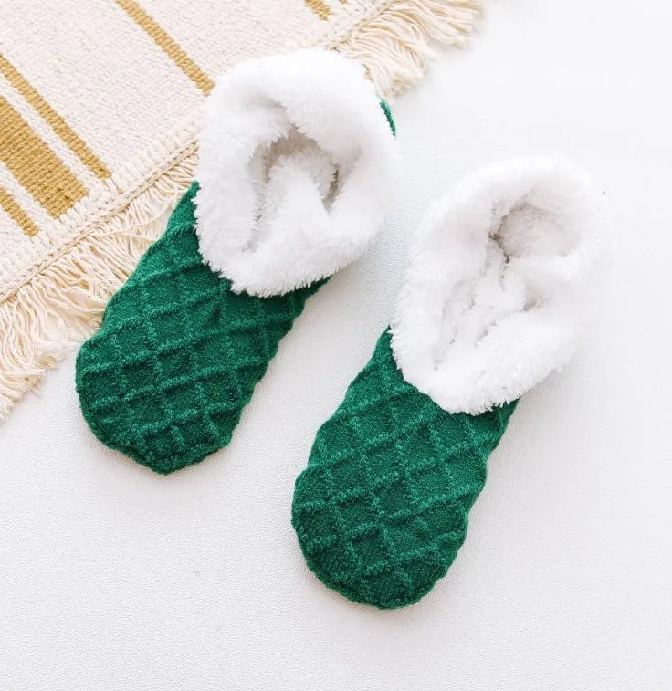 CozyGrip Socken | Rutschfreier Komfort für kalte Tage