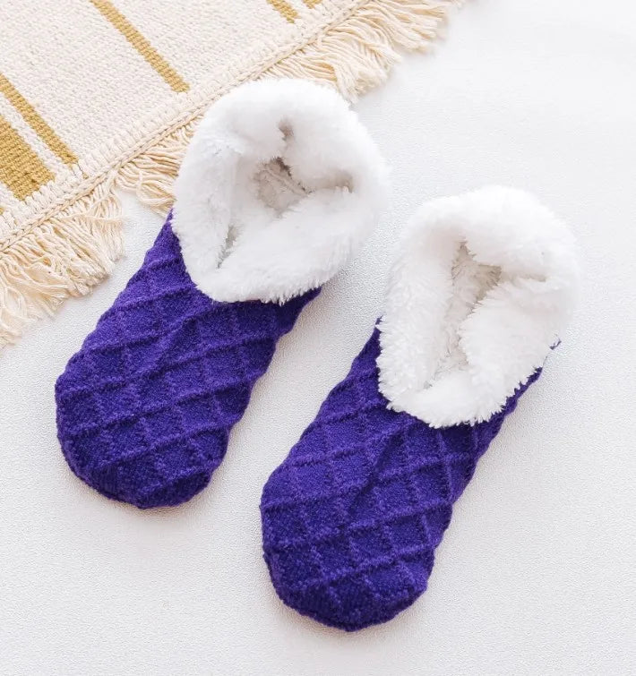CozyGrip Socken | Rutschfreier Komfort für kalte Tage