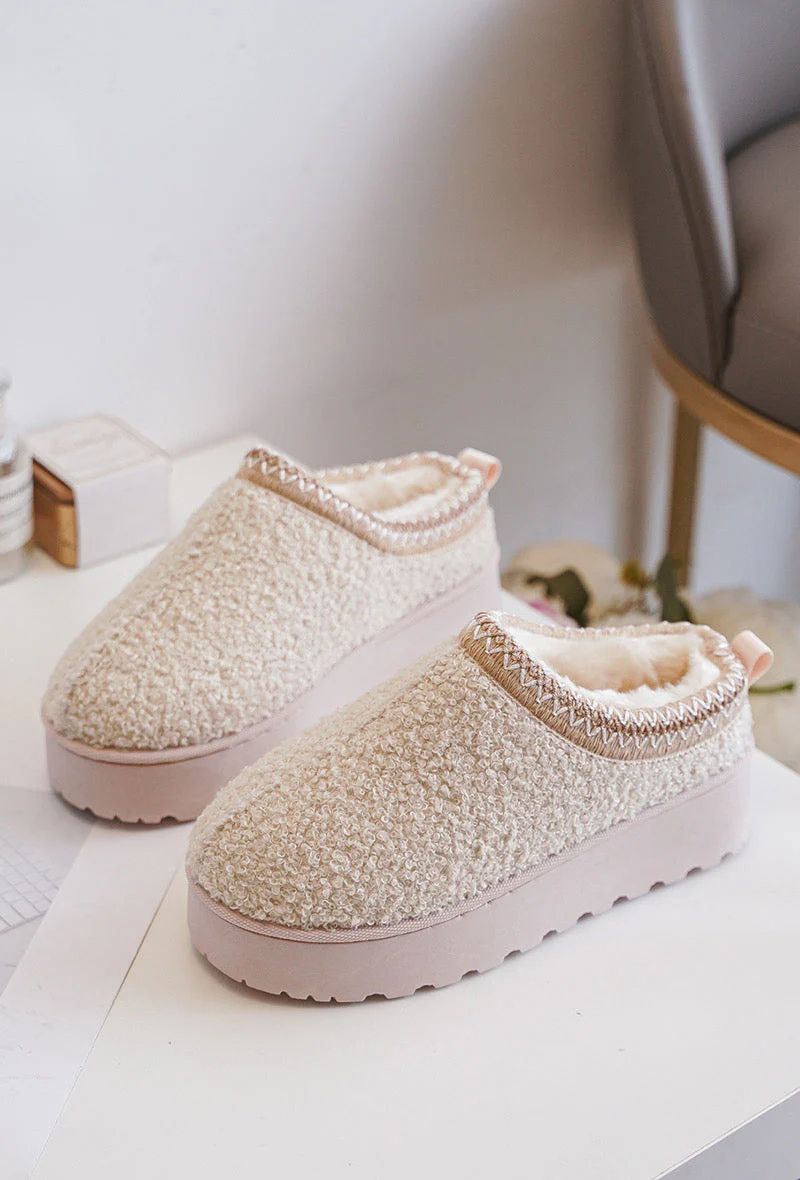 Gemütliche Slipper für Frauen - Ema