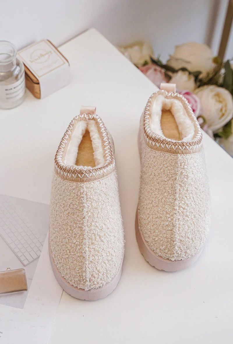 Gemütliche Slipper für Frauen - Ema